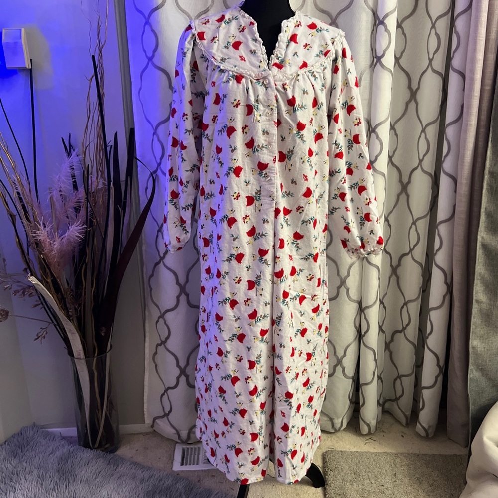 VTG LANZ of SALZBURG FLANNEL NIGHTGOWN Bells Red Robin Christmas eyelet Sz S